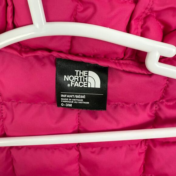 The North Face Baby Girl's Pink Thermoball Hooded Puffer Jacket 0-3 Months - Picture 4 of 5